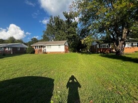 Building Photo - 9509 Dawnshire Rd