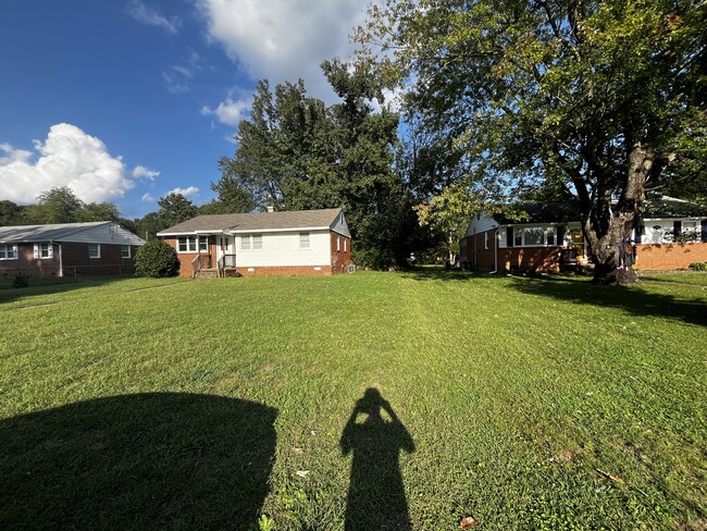 Building Photo - 9509 Dawnshire Rd