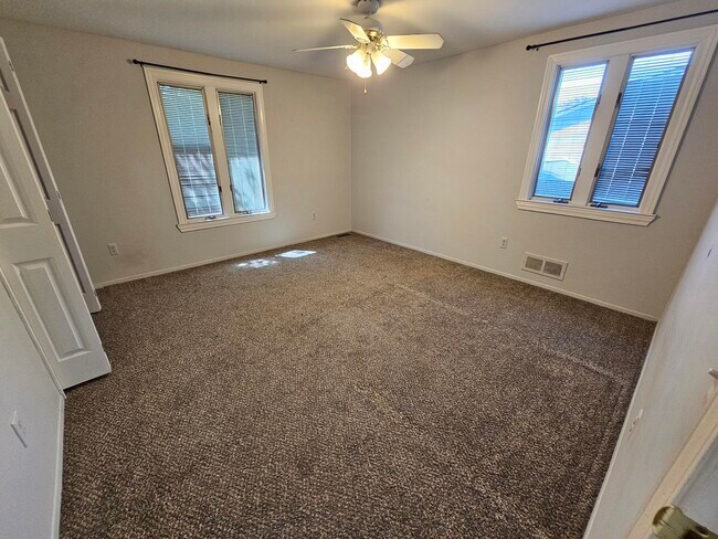 Building Photo - 44180 Richmond Ct