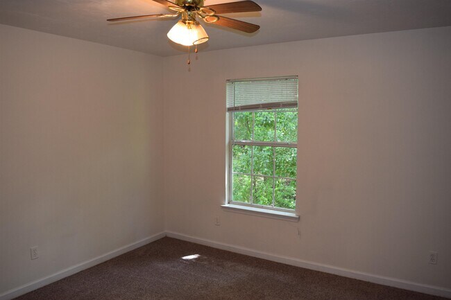 Building Photo - 1811 Pasco St