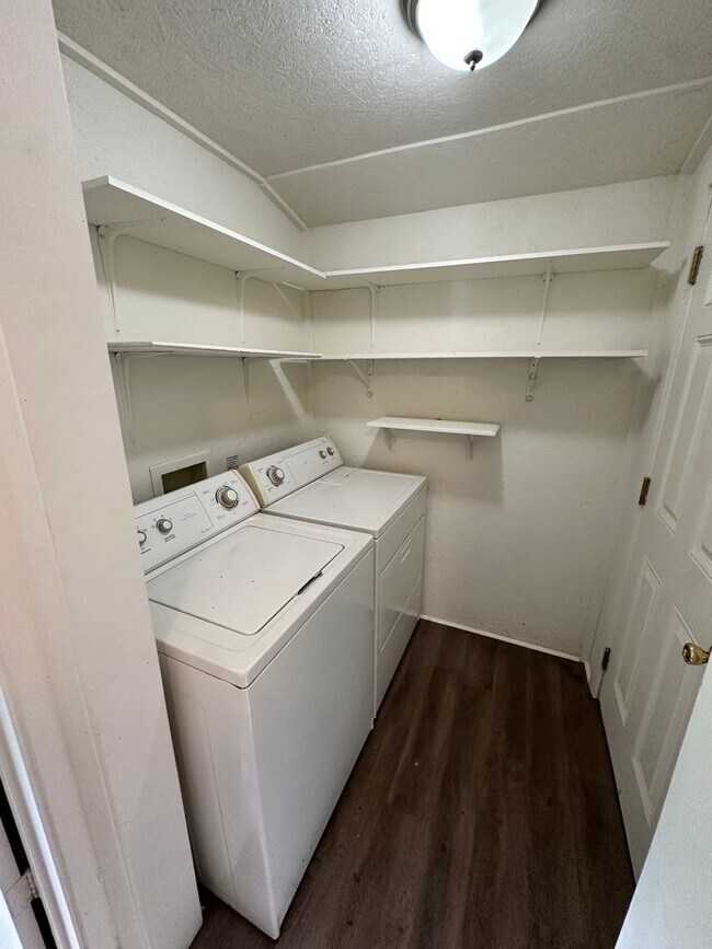 Building Photo - Reserve Now for June 2026! Great House in ...