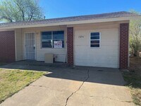 Building Photo - Room for Everyone! Charming 4-Bed 1.5 Bath