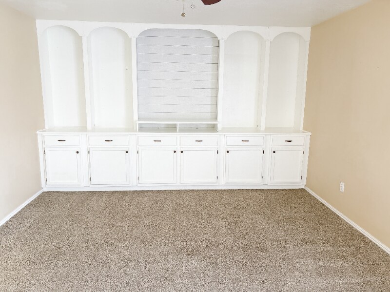 Building Photo - 1075 E Pheasant View Dr