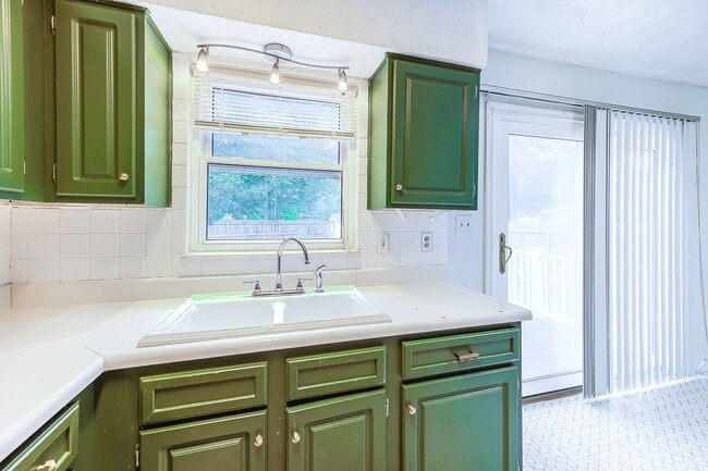 Building Photo - 10504 Moorwood Ridge Cir