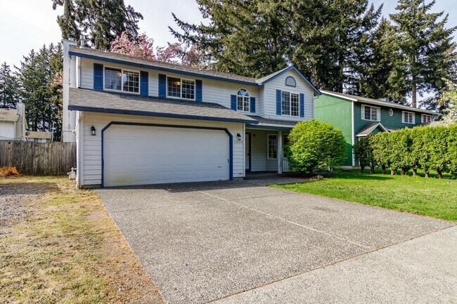 Building Photo - Spacious 4 Bedroom Home | 2,116 SF | Great Room with Fireplace | Fenced Backyard & 2-Car Garage