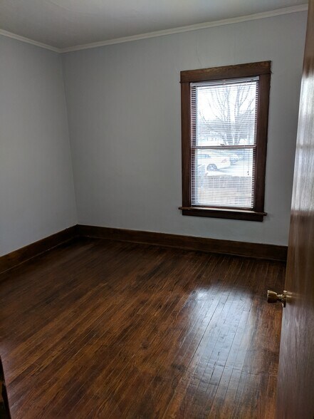 Building Photo - 1225 S 13th St