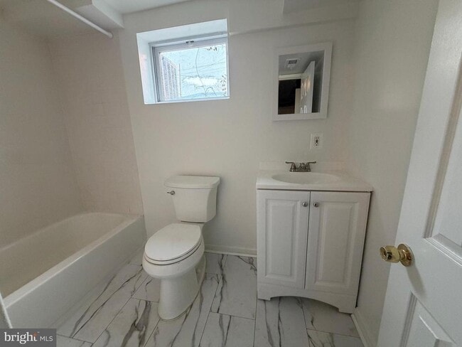 Building Photo - 1304 S Walter Reed Dr