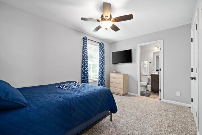 Building Photo - 219 Smithson Ln
