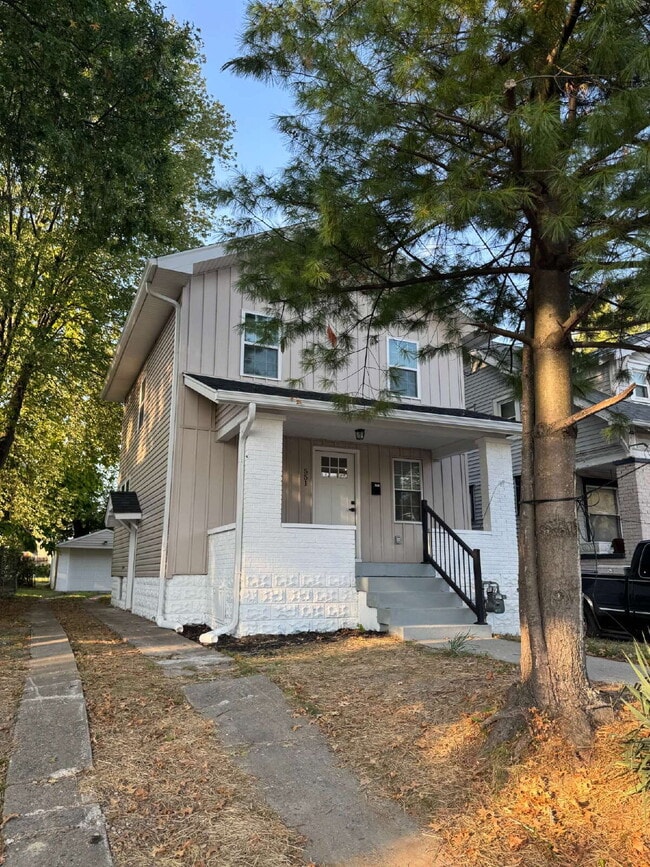 Building Photo - "Newly and beautifully remodeled 3-Bed Gem on Denmark Street!"