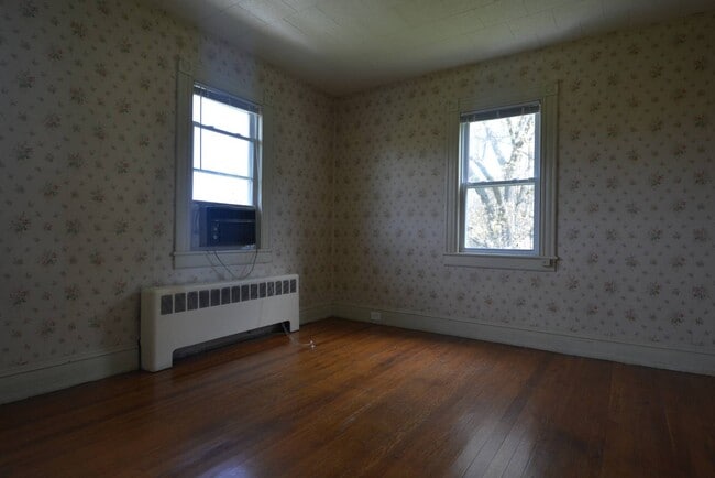 Building Photo - 99 Bayview Ave