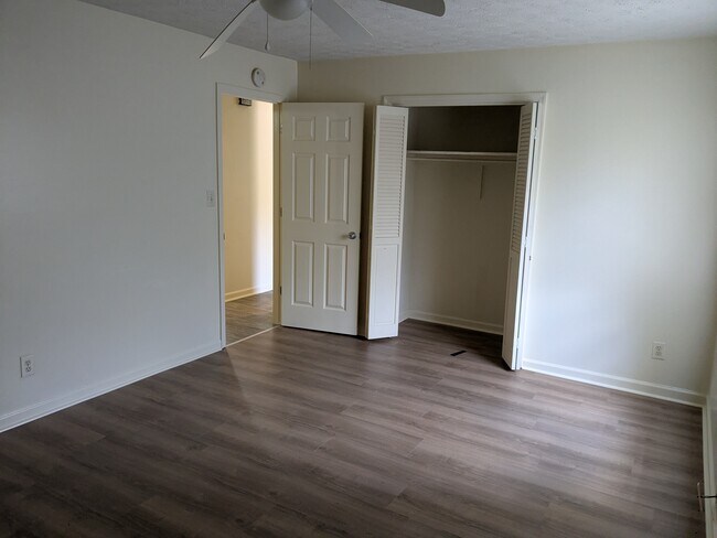 Building Photo - 845/847 Mitchell Bridge Road Duplex