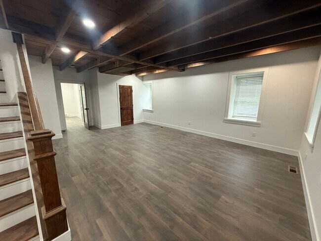 Building Photo - Amazing Brand New Renovated Farmhouse. Don't Miss.