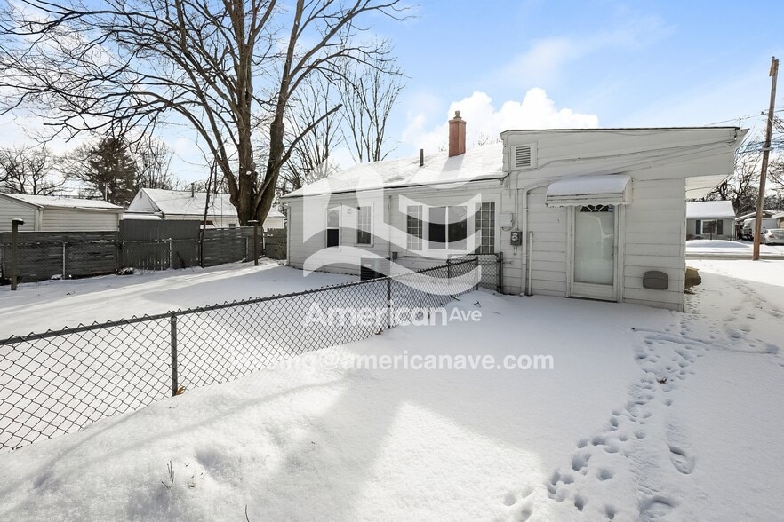 Building Photo - 321 Rexford St