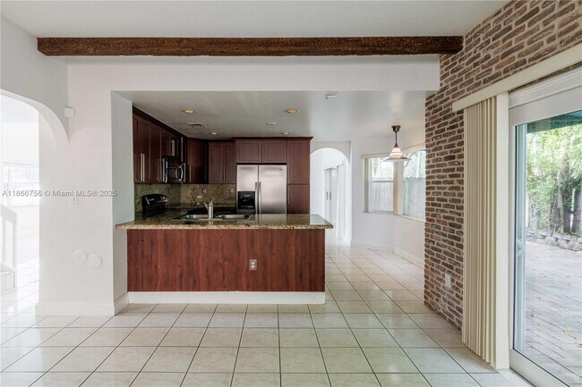 Building Photo - 4670 SW 154th Pl