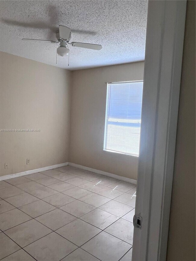 Building Photo - 15 Crossings Cir
