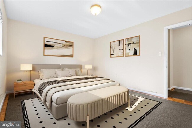 Building Photo - 10631 Weymouth St