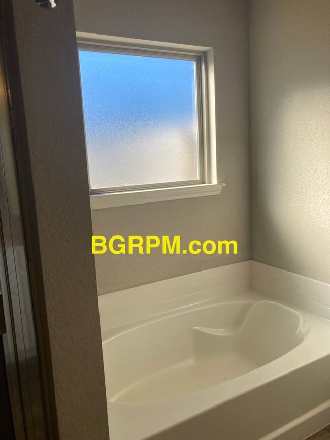 Building Photo - 3 BD, 2 BA, Home in Cabot