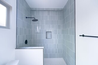 Building Photo - 2860 Webster Ave