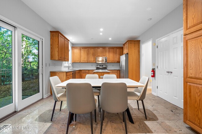 Building Photo - 230 Norwood Ave N