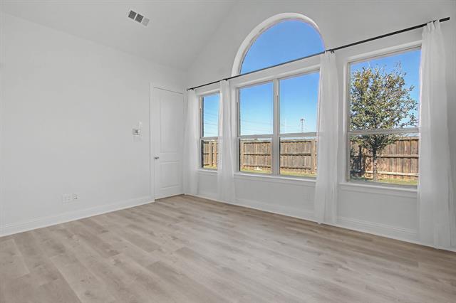 Building Photo - 523 Paddock Way