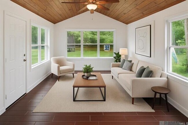 Building Photo - Spacious 4-Bedroom Home on One Acre in Denham Springs