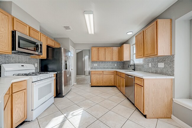 Building Photo - 6807 Catarina Cir