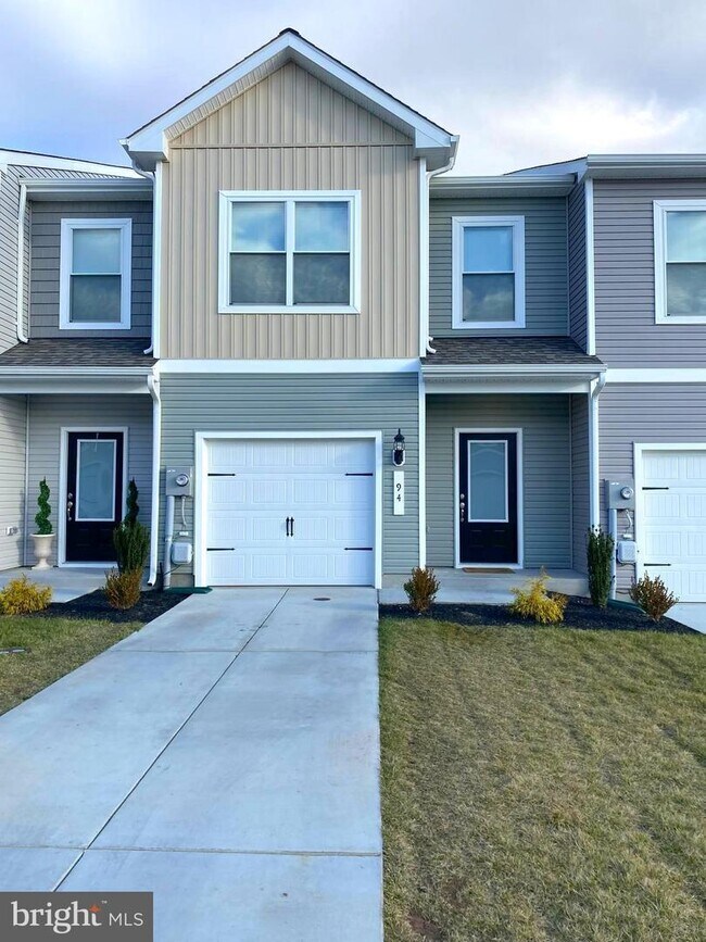 Primary Photo - 94 Paddington St