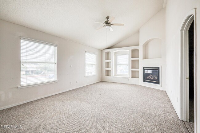 Building Photo - 4733 R L Shoemaker Dr