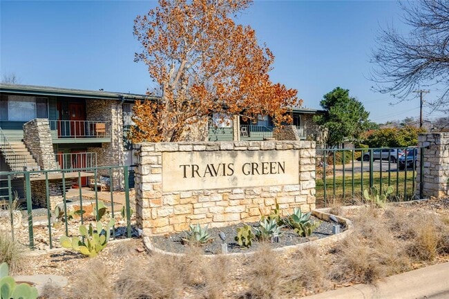 Building Photo - 1304 Mariposa Dr