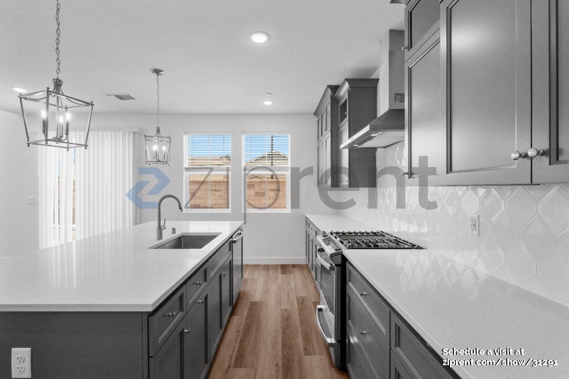 Building Photo - 15997 Mavericks Ln