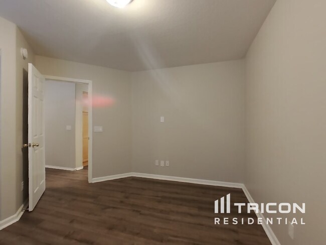 Building Photo - 46023 W Starlight Dr