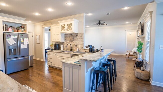 Building Photo - 3707 Sterling Oaks Dr