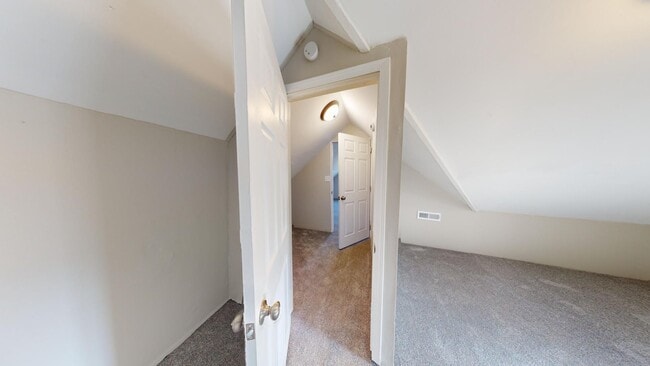 Building Photo - Clark / Fulton Area - 4 Bedroom Single Fam...