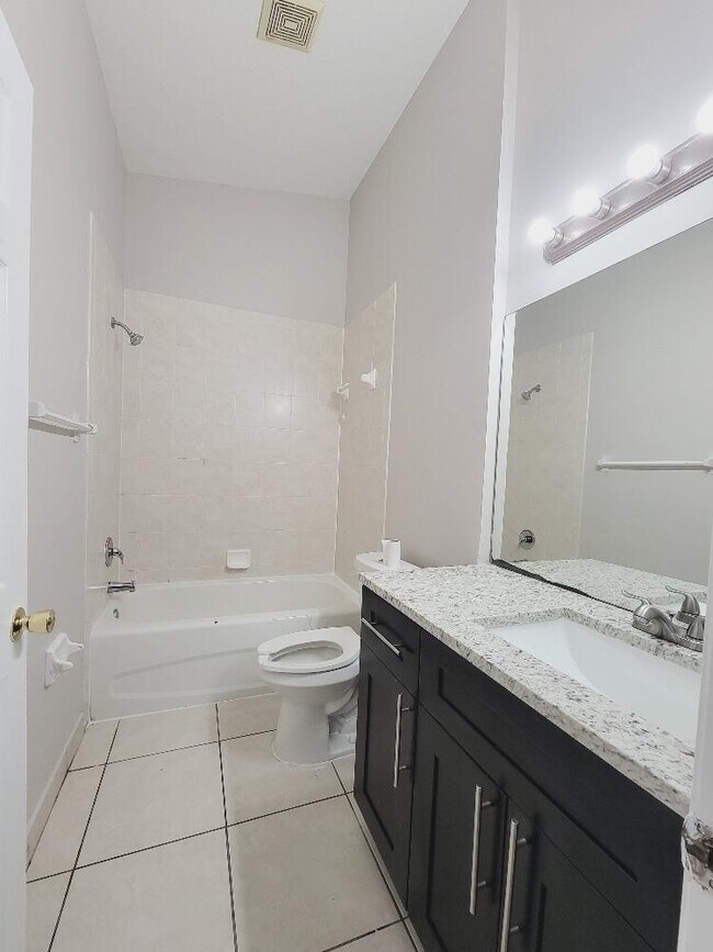 Building Photo - 4536 Oak Terrace Dr