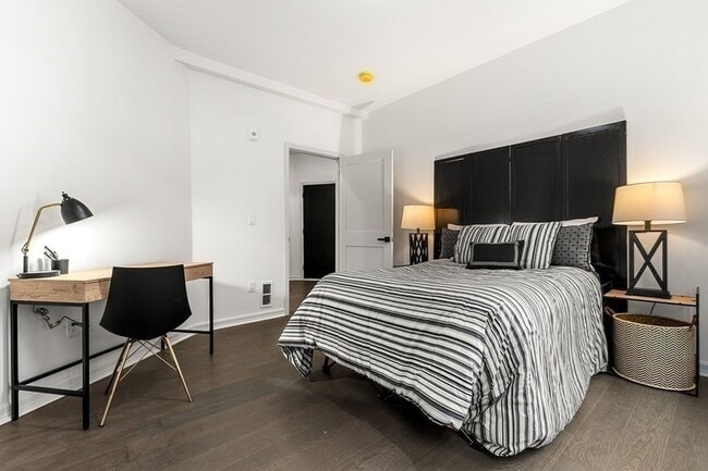 Building Photo - 31 Cunningham St