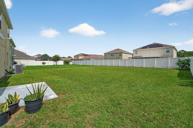 Building Photo - Stunning 5 bed/ 2 bath