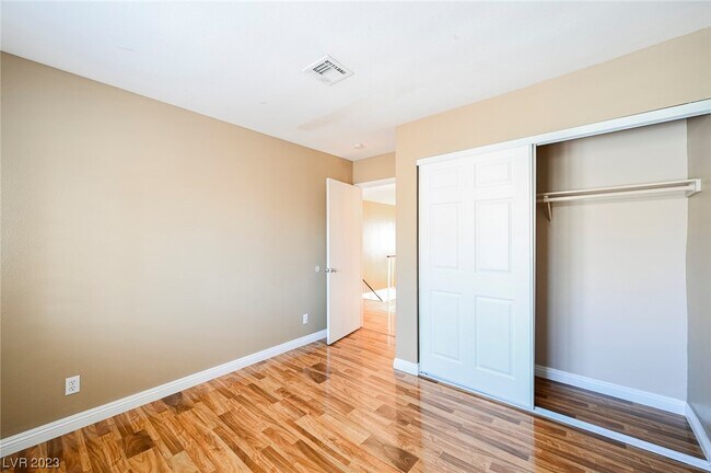 Building Photo - 109 Elegante Way