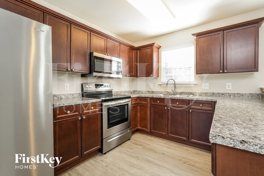 Building Photo - 1050 Spruce Garden Dr