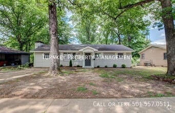 Building Photo - 14 S Wakefield Dr