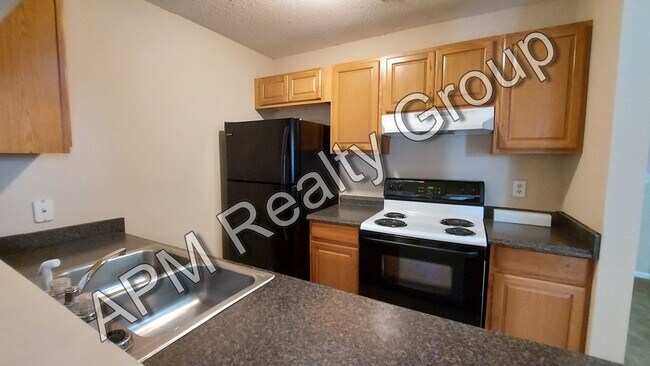 Building Photo - 117 Country Town Dr