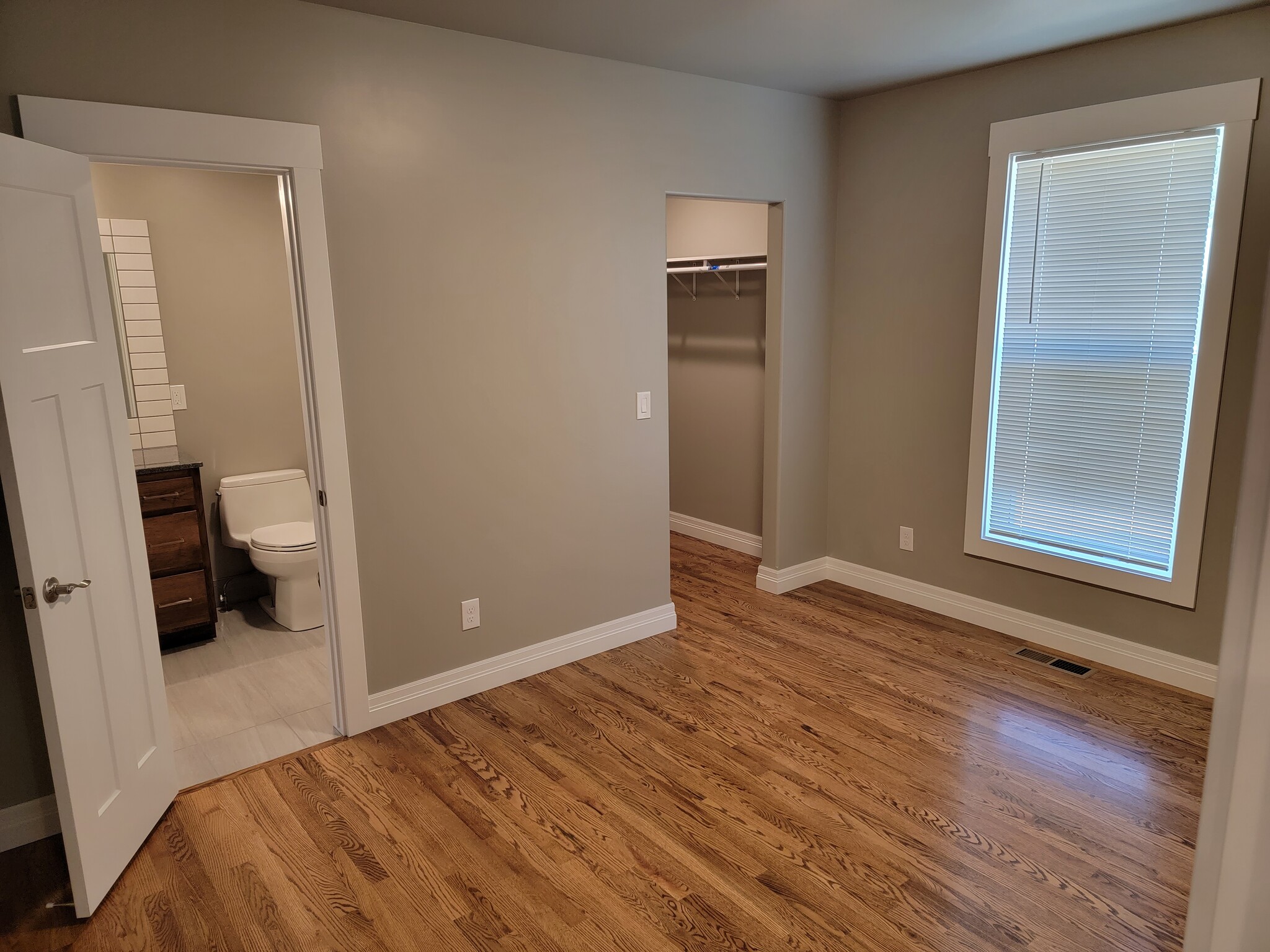 Building Photo - 512 Moro St