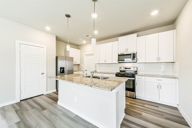 Building Photo - 18602 Etta Pnes Cir