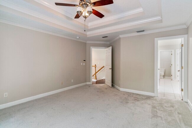 Building Photo - 206 2nd St