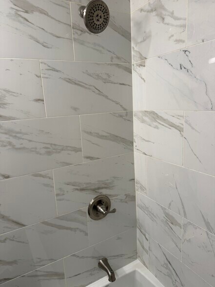 Building Photo - 2018 Wareham Rd