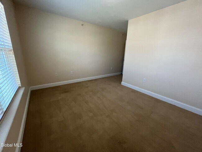 Building Photo - 60 Weibel Ave