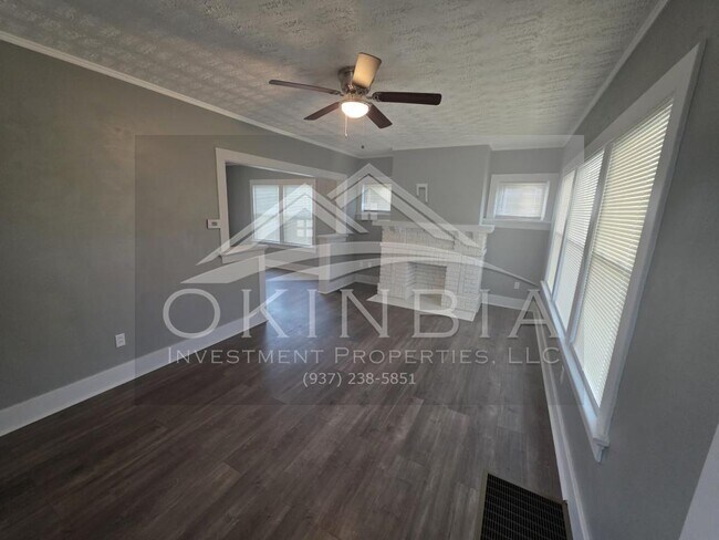 Building Photo - 1815 Catalpa Dr.