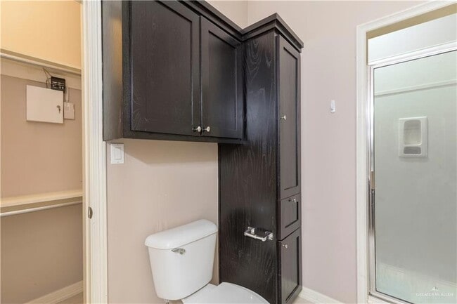 Building Photo - 3120 Regal Dr