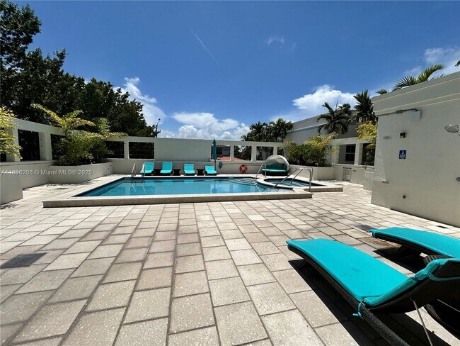 Building Photo - 9172 Collins Ave