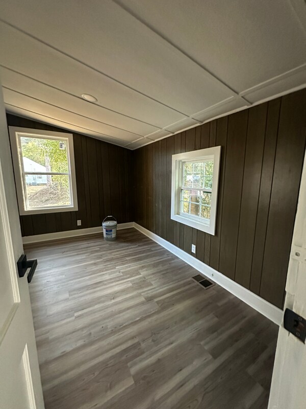 Building Photo - 1003 N Young St