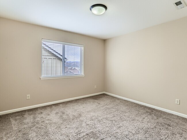 Building Photo - 6102 NW 170th Ave